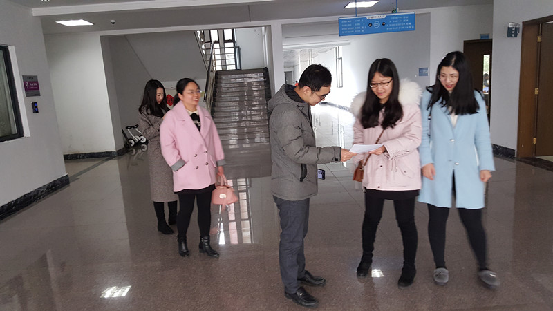 2018-2-26-新学期课堂一派生机盎然-诸侯快讯ok1122开学查课纪实 (1)_副本.jpg